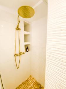 Charmant Studio Cosy Central