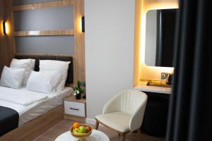 Golden River Hotel By Continent