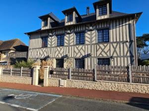 Villas Villa d'exception, 5 chambres, 20m plage, spa. : photos des chambres