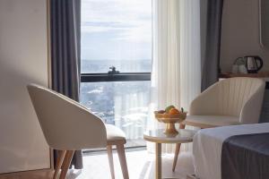 Golden River Hotel By Continent