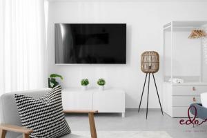 סטודיו מרווחות עם מרפסת 50 מטר מהים - By Edomlux - 4-star hotels in Eilat