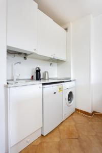 Seafront studio with beach view in the center of Los Cristianos