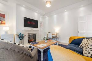 Upmarket Apartment with Parking