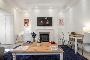 Upmarket Apartment with Parking