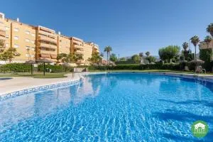 Beachfront apartment - terrace with sea view - pool - Mezquitilla