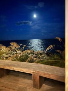 Palmetto Breeze, Golf Course New furniture, carpet