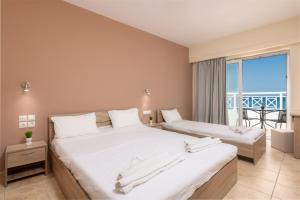 Triple Room with Pool View room in Nefeli Beach - living by the sea