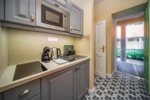 Füzérradványi Kastély Üdülőház, Károlyi-kastély Füzérradvány