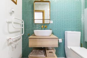 NEW!! Cherry House - Traditional Townhouse in the heart of Tavira