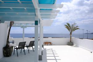 Rooftop Dreamhouse - 3BR with Seaviews