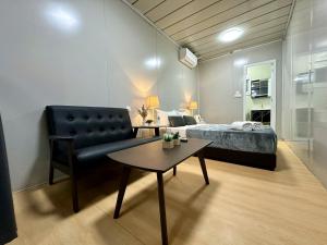 H&T PJ Gasing - Cabin Studio -..