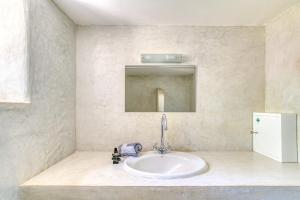 Great house w BBQ in Paros