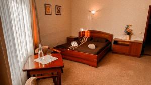 Standard Double Room room in Geneva Hotel
