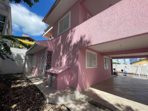 411- Casa para 8 pessoas 20 metros da Praia Central em Bombinhas