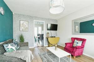 Canterbury 3BR close to shops with Free Parking