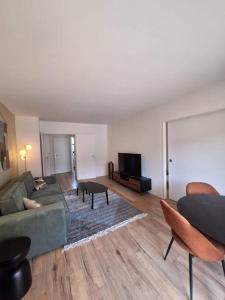 Appartements Le Charmant - Proche de Paris - 326B : photos des chambres