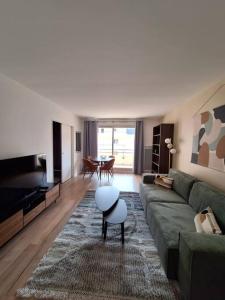 Appartements Le Charmant - Proche de Paris - 326B : photos des chambres
