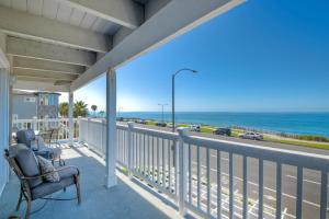 Juniper Beach Entire Home - Sleeps 18 - Oceanfront