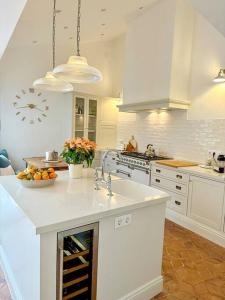 Luxury center Townhouse in Frigiliana with pool and parking HansOnHoliday Rentals