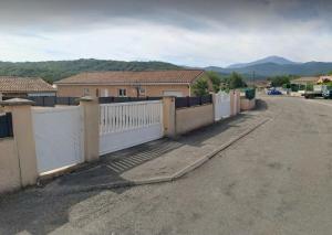 Villas Villa Spacieuse - Vue Montagne et Chateau : Villa 3 Chambres
