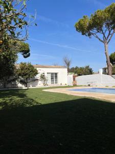 Chalet Ciudad Ducal con piscina y jardin