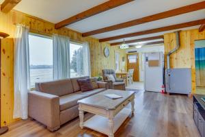 Pet-Friendly Cabin Retreat: Wisconsin River Access