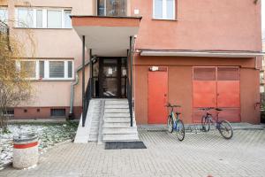 Metro Racławicka Chic Studio by BookingHost