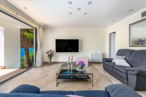 Villa K Dubrovnik-5 bedroom villa with sea access