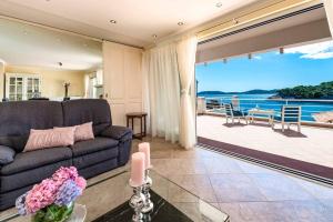 Villa K Dubrovnik-5 bedroom villa with sea access