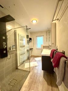 Große Wohnküche, Terrasse, Schlafzimmer am Steinhuder Meer, WLAN, Parkplatz, Fußbodenheizung, 70qm