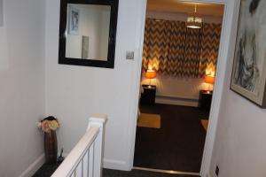 Doves Place in historic Rochester with Parking