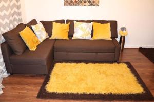 Doves Place in historic Rochester with Parking