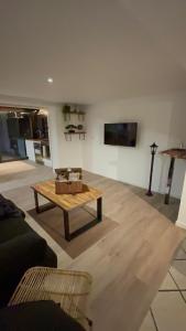 Maisons de vacances Appt prive, Jaccuzi pro, 2 pers, 100m2, jardin, proche, Parc des Expositions, Aeroport CDG, Villepinte : photos des chambres