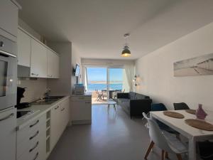 RÉF 335 - PORT-LOUIS appartement vue mer type 3 avec balcon