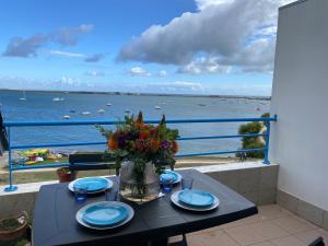 RÉF 335 - PORT-LOUIS appartement vue mer type 3 avec balcon
