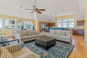 Hatteras Retreat Oceanfront 7 Bedroom Home