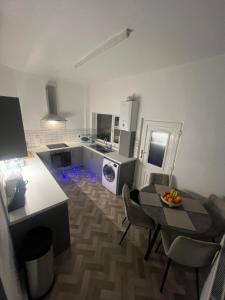 Cosy home perfect for families and contractors with free parking