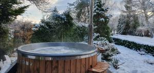 Domek u Kacperka Balia Jacuzzi ogrodowe