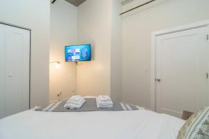 McCormick 2Br-2Ba for up to 8 guests wth Optional Parking and Gym Access