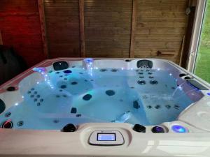 Maisons de vacances Gite avec spa privatif* : photos des chambres