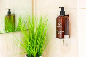 Funky Arcadian Centre Apartment By Azura Nights