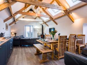 4 Bed in Burnham-on-Sea 90365