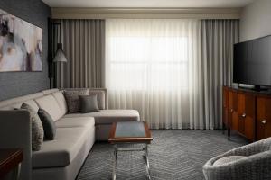 Executive One-Bedroom Suite room in Minneapolis Marriott Northwest
