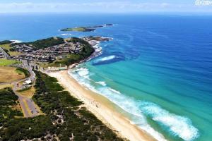 Ocean-View Retreat for Family Getaways Wollongong