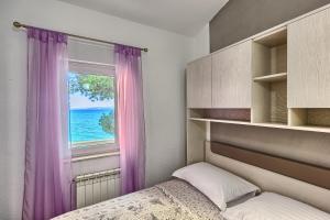 Apartments by the sea Kastel Stafilic, Kastela - 21981