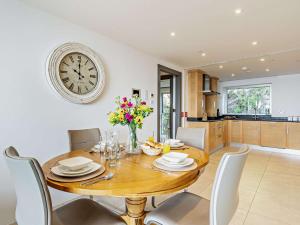 2 Bed in Tenby FB292