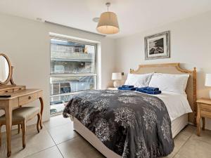 2 Bed in Tenby FB292