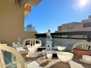 Appartement climatisé, 4 couchages, centre-ville du Lavandou, proche plage, parking inclus - FR-1-251-580