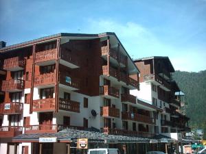 Studio au cœur de la station avec terrasse, skis aux pieds, pour 4 personnes - FR-1-265-346