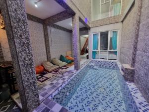 Villa di Kota Batu dengan Private Pool